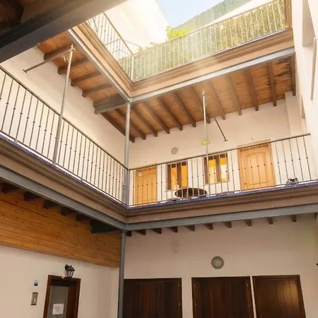 New! Romantic Nest 5 Min To Cathedral